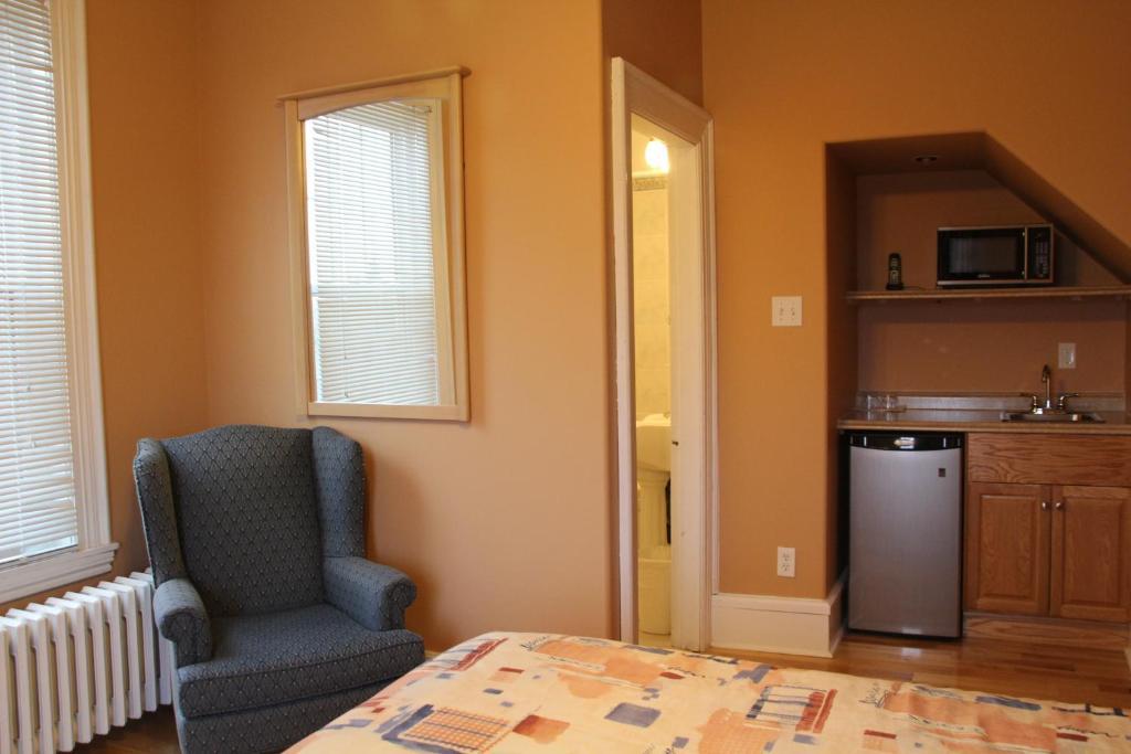 Dolan'S Inn & Suites Pictou Room photo