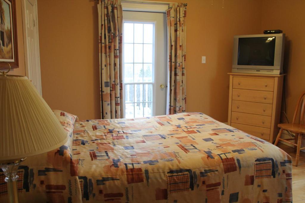 Dolan'S Inn & Suites Pictou Room photo
