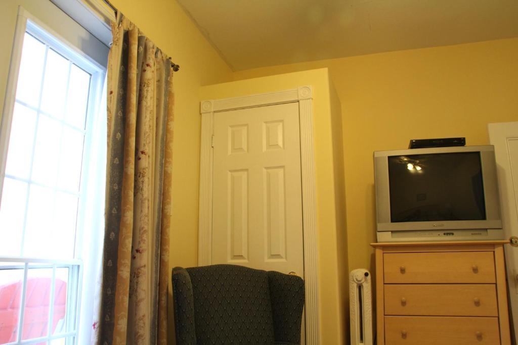Dolan'S Inn & Suites Pictou Exterior photo